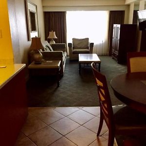 Deluxe One-Bedroom Suite